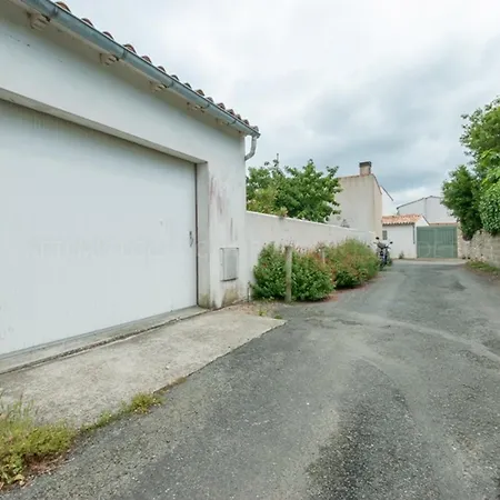 Maison Spacieuse Pour 8 Au Bois-plage-en-re Avec Jardin - Fr-1-835-13