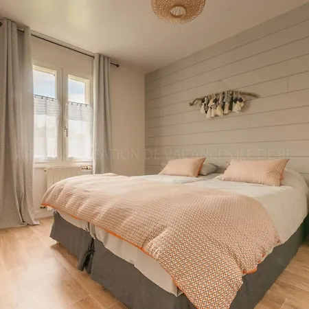 Maison Spacieuse Pour 8 Au Bois-plage-en-re Avec Jardin - Fr-1-835-13 Hébergement de vacances *