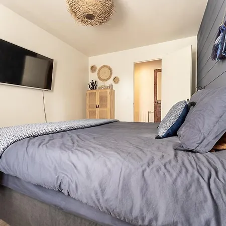 Maison Spacieuse Pour 8 Au Bois-plage-en-re Avec Jardin - Fr-1-835-13 *