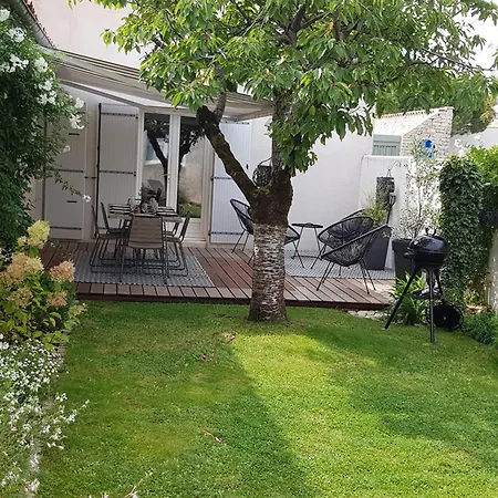 Maison Spacieuse Pour 8 Au Bois-plage-en-re Avec Jardin - Fr-1-835-13 *